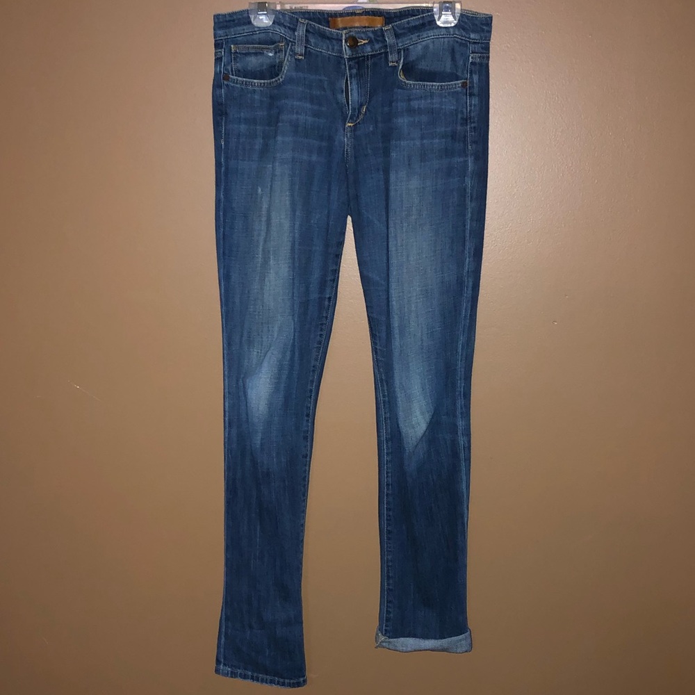 Joe’s Boyfriend style blue jeans
